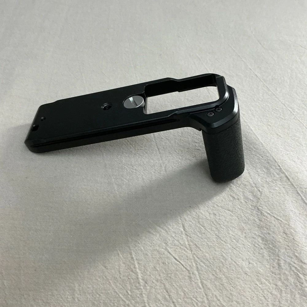 Fujifilm MHG-XT10‎ Metal Hand Grip for X-T10 X-T20 X-T30 Black Arca-Swiss Base